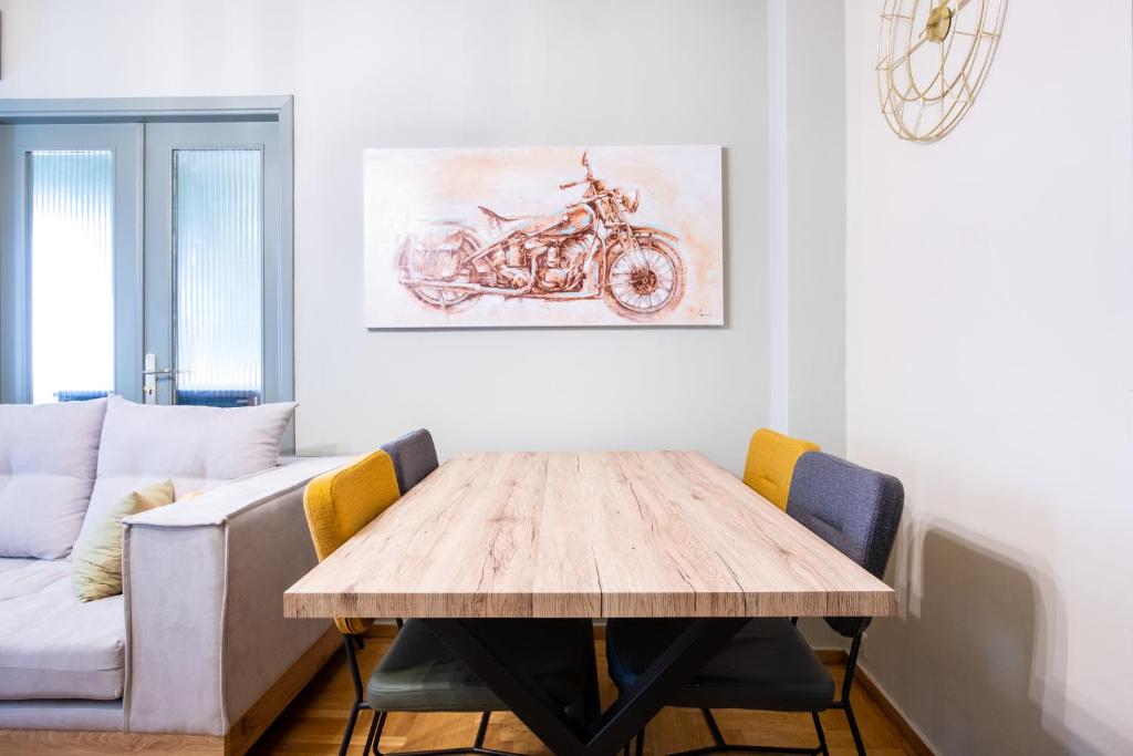 A seating area at Vintage House near Downtown