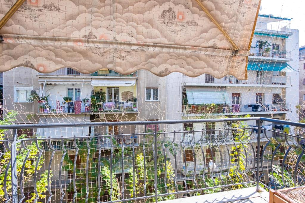 A balcony or terrace at Vintage House near Downtown