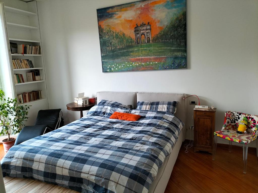A bed or beds in a room at Stanza nr 4 in appartamento incantevole in zona Solari