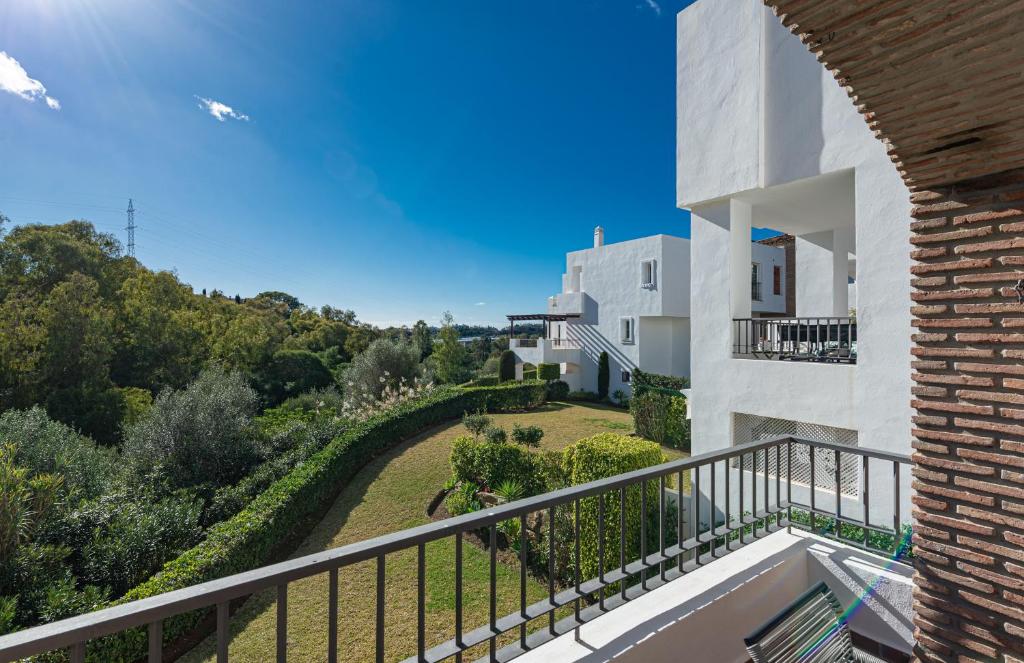 A balcony or terrace at Los Eucaliptos Appartement deux chambres Chez Stefan