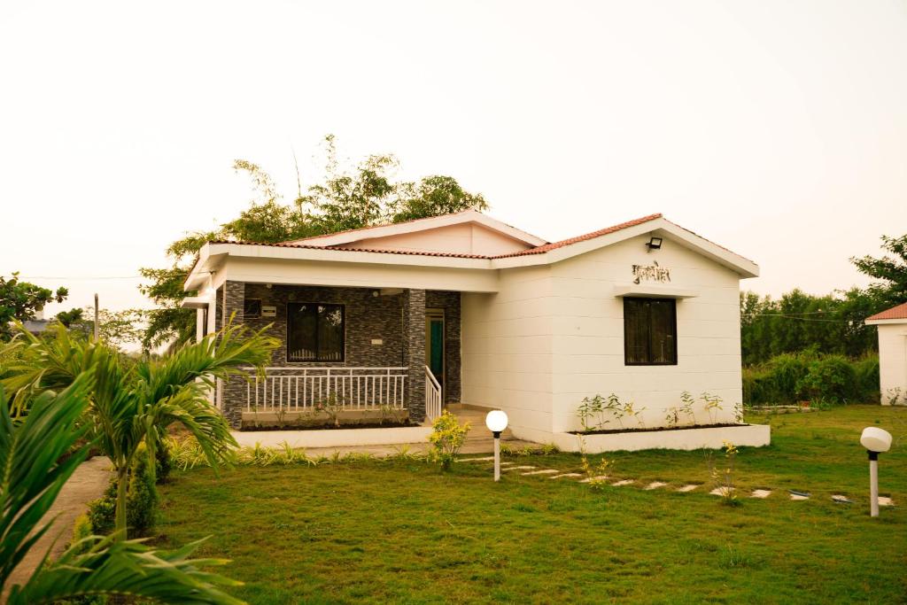 Miracle Club & Resort Mangata, Durg, India