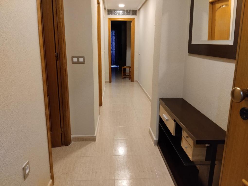TV a/nebo společenská místnost v ubytování Comfortable Apartment in Excellent Location