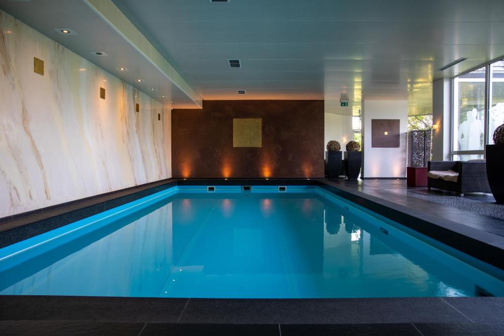 Bazén v ubytování Hotel Vulcano Lindenhof nebo v jeho okolí