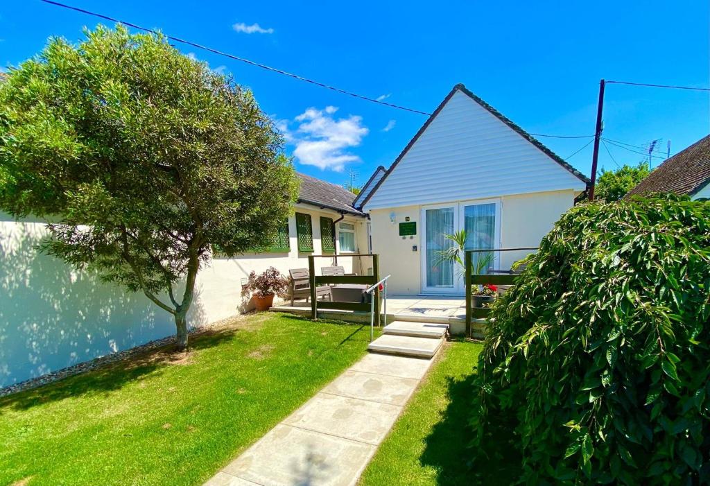 Сад в Golden Acre Jurassic Coastal Lodges ,Eype
