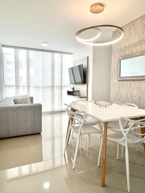 Apartamento amoblado cerca al aeropuerto - Housity