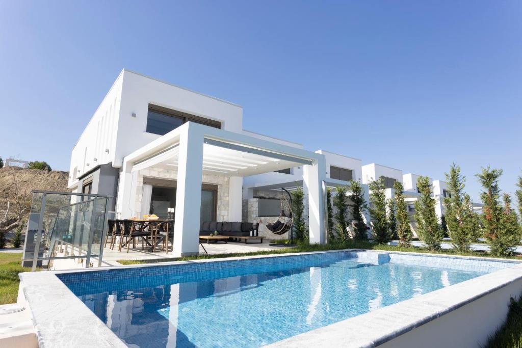 Bazén v ubytovaní Villa Mare - Private Pool, 4 Bdrms, Sea View, BBQ alebo v jeho blízkosti