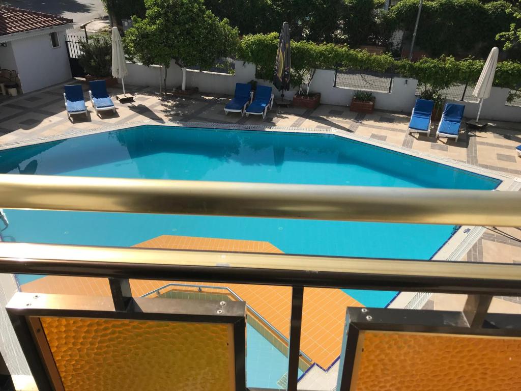 Bazén v ubytování Kahraman Hotel nebo v jeho okolí