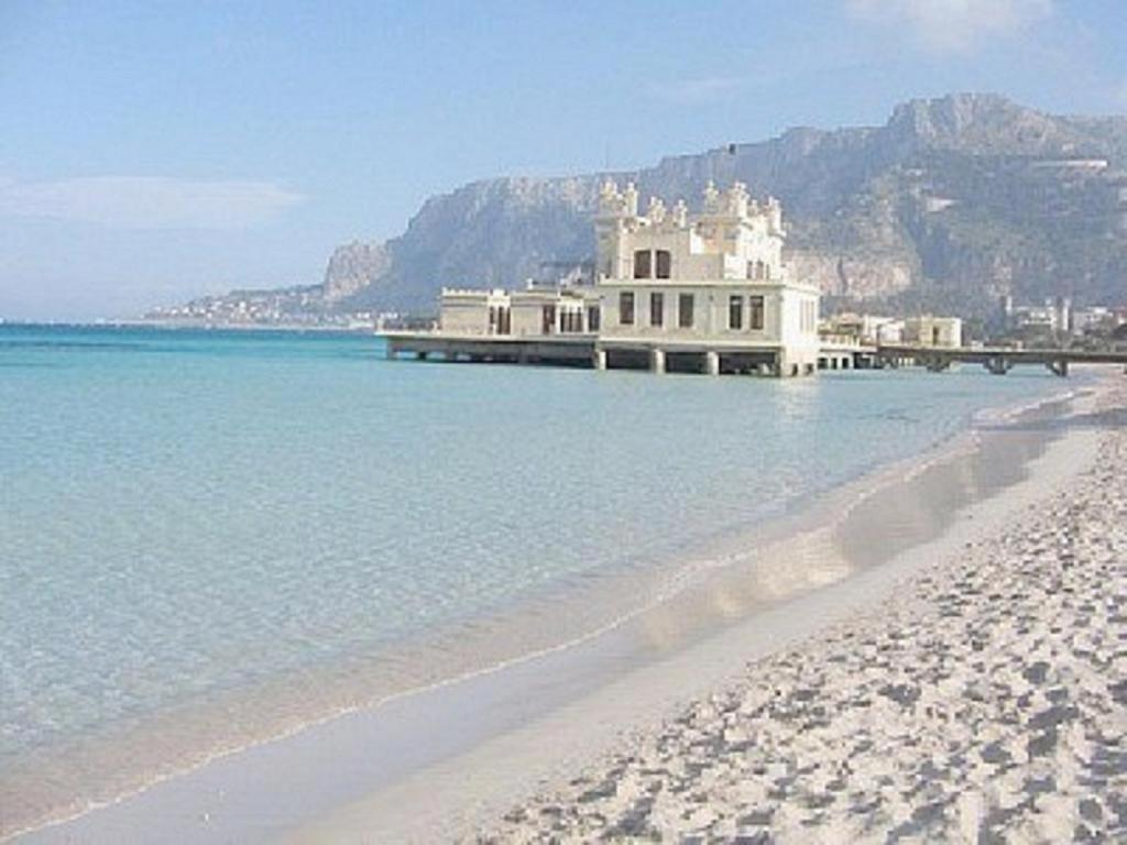 Mondello Rose House - Appartamento Con Due Camere Da Letto