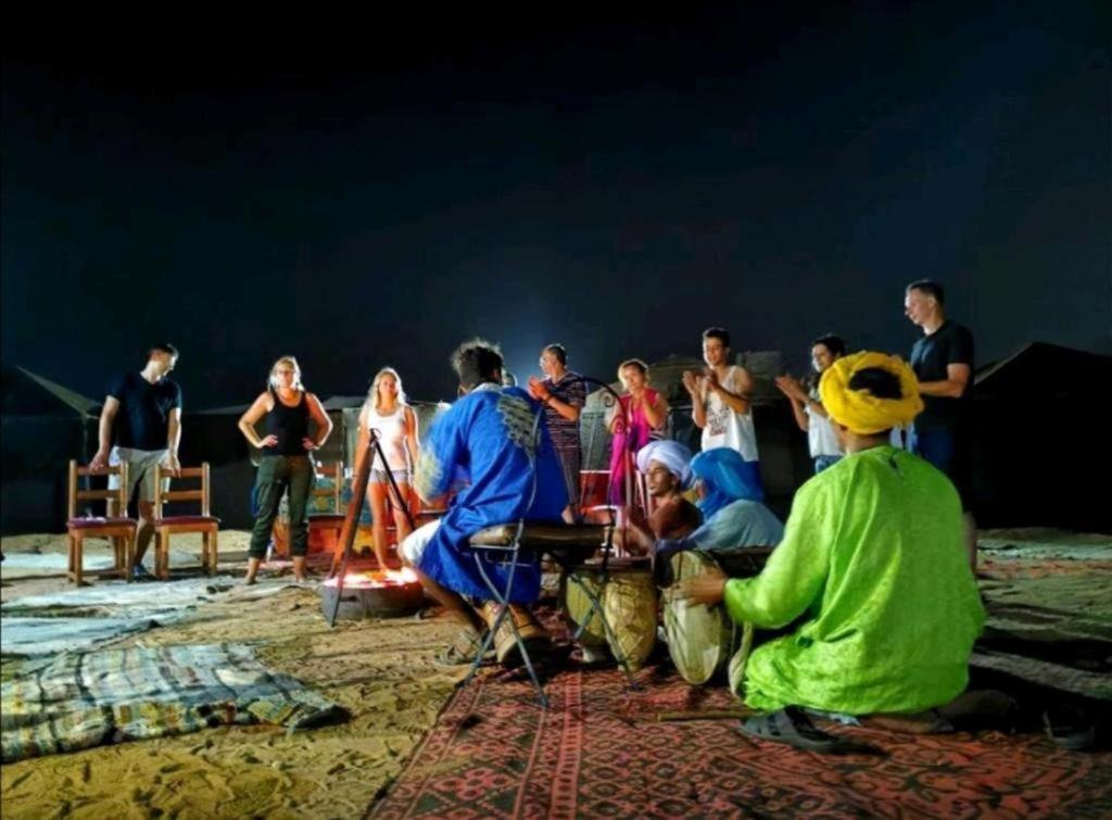 Ospiti di Chigaga Desert Camp