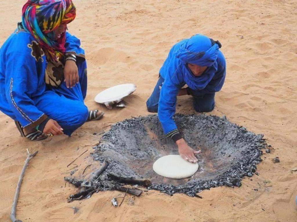 Ospiti di Chigaga Desert Camp