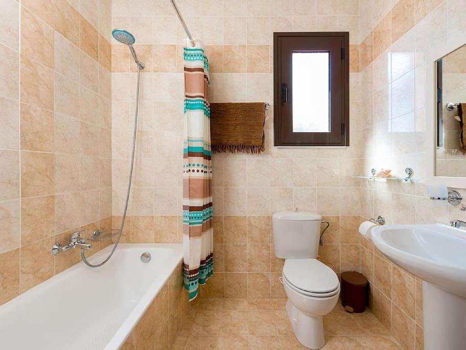 Koupelna v ubytování Villa Pefki