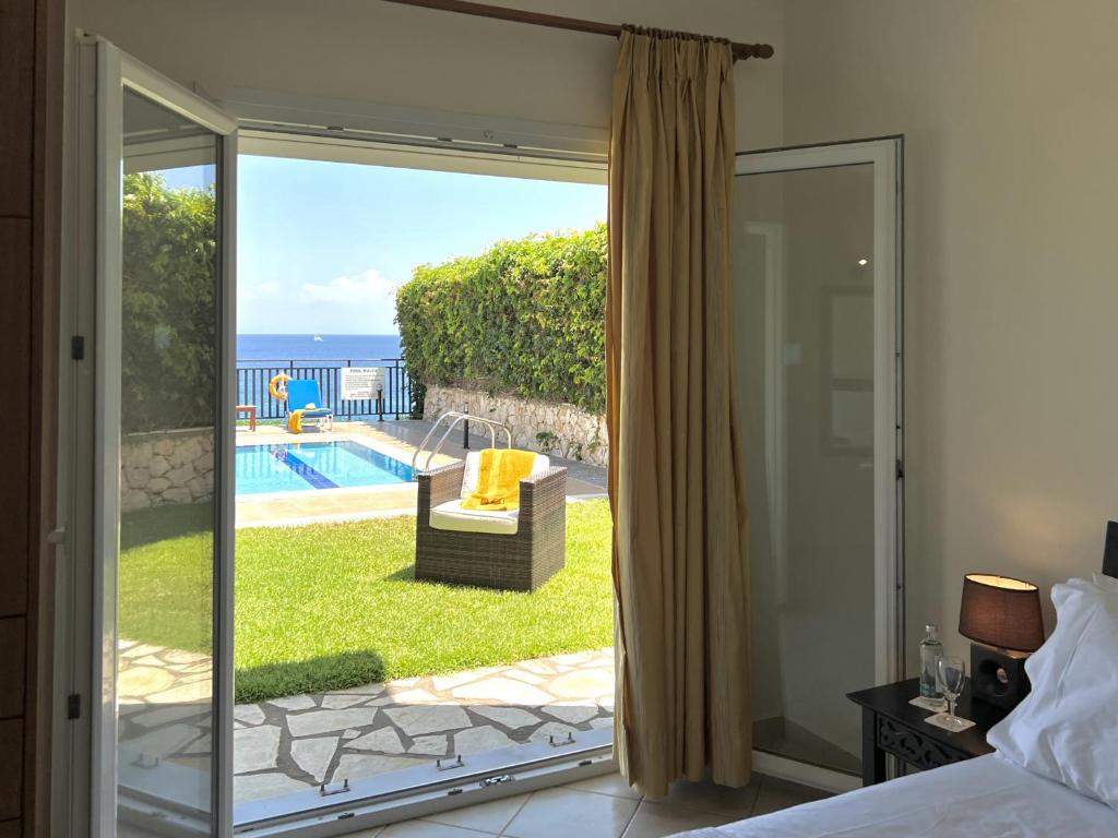 The swimming pool at or close to Villa Seagull