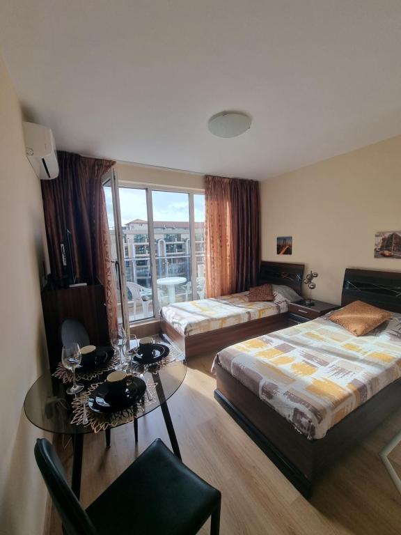 Deluxe Admiral Plaza, Sunny Beach (updated prices 2024)