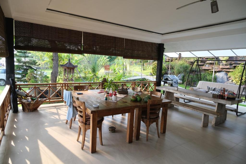 Balkón nebo terasa v ubytování Retreat Villa Toraja Baturinggit