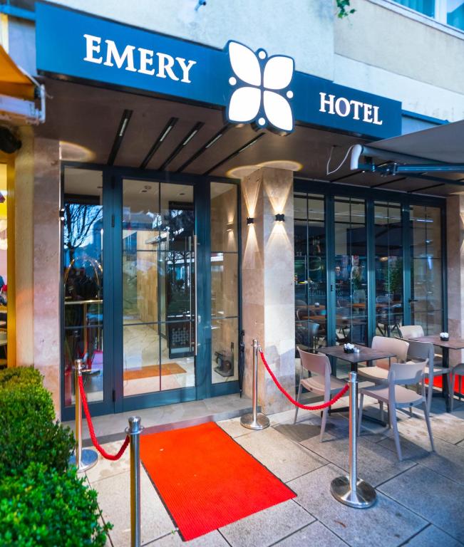 Fotografie z fotogalerie ubytování Emery Hotel v destinaci Pristina