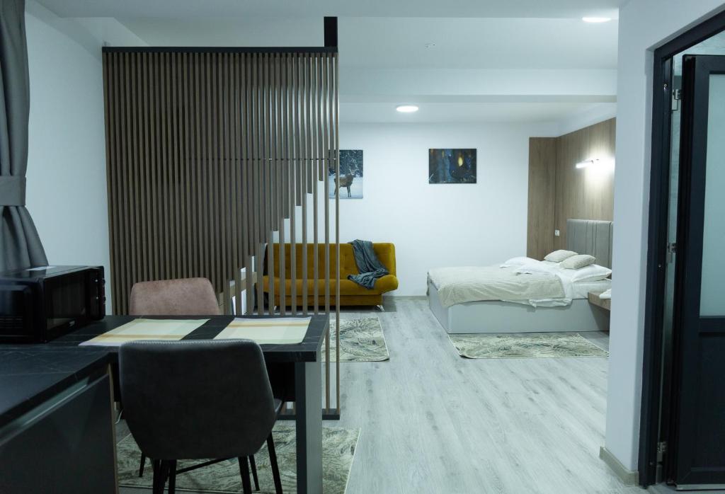 Yello Studio - Housity