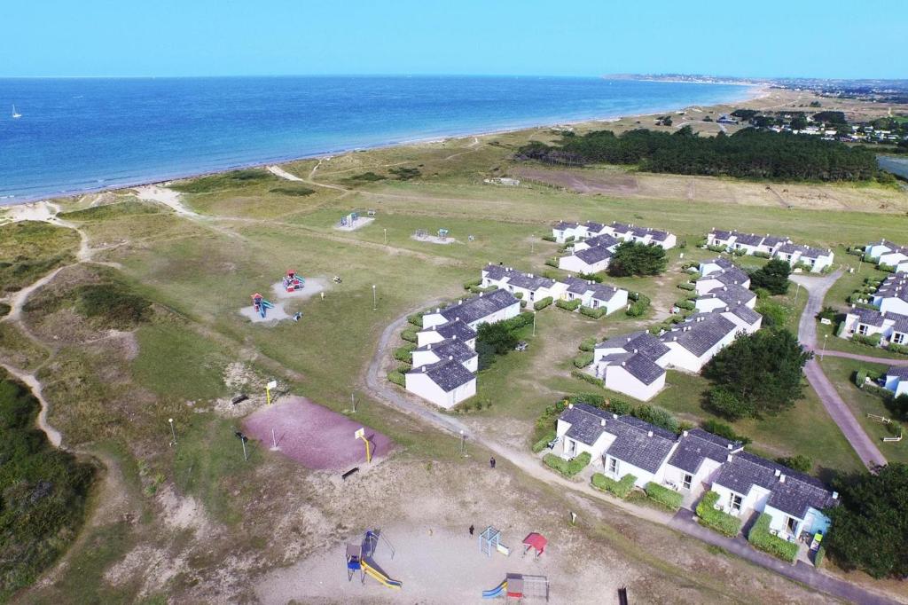 Una vista aérea de Holiday resort Les Îles Anglo-Normandes Portbail - NMD04265-JYB