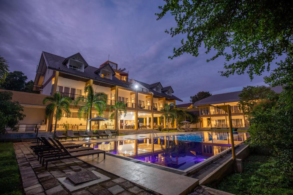 Bazén v ubytování Cassandra Culture Resort nebo v jeho okolí