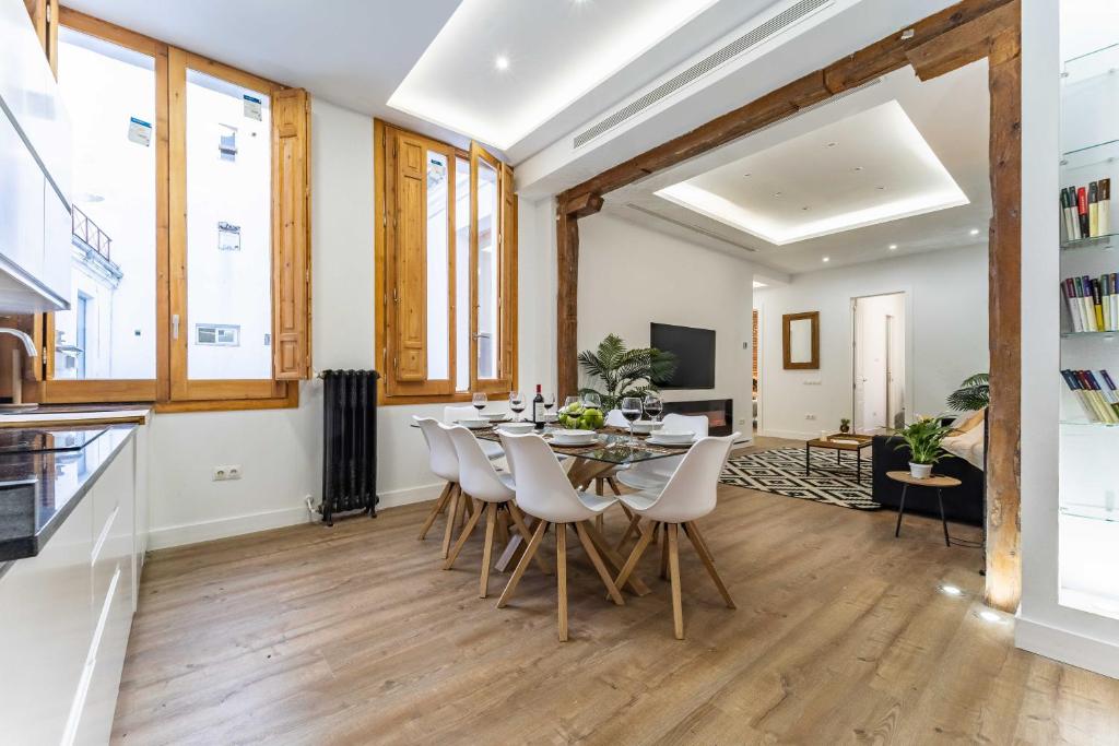 Kuchyň nebo kuchyňský kout v ubytování Exclusive Luxury Apartment in Central Madrid