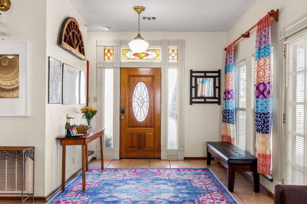 Downtown Prost, New Braunfels (updated prices 2024)