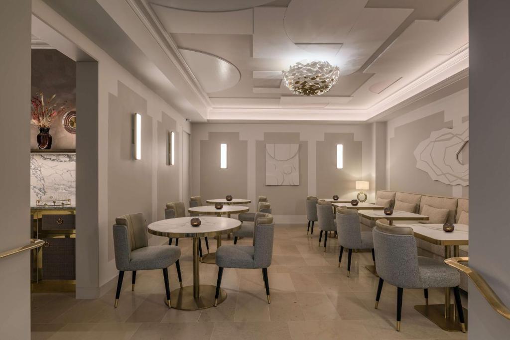 Hotel Camille Paris Tapestry Collection by Hilton - Resim 24