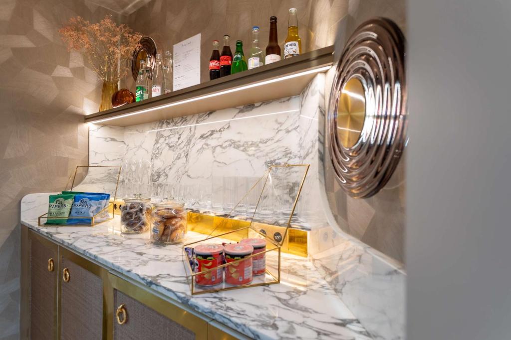 Hotel Camille Paris Tapestry Collection by Hilton - Resim 23