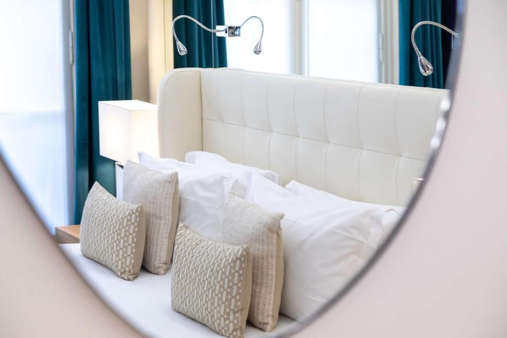 Hotel Camille Paris Tapestry Collection by Hilton - Resim 32