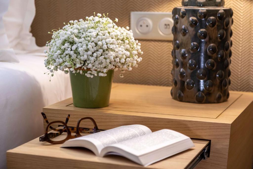 Hotel Camille Paris Tapestry Collection by Hilton - Resim 45