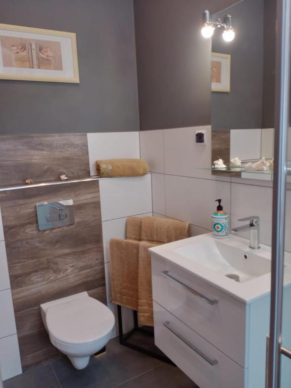 Sunny Bear Bed & Breakfast - 14