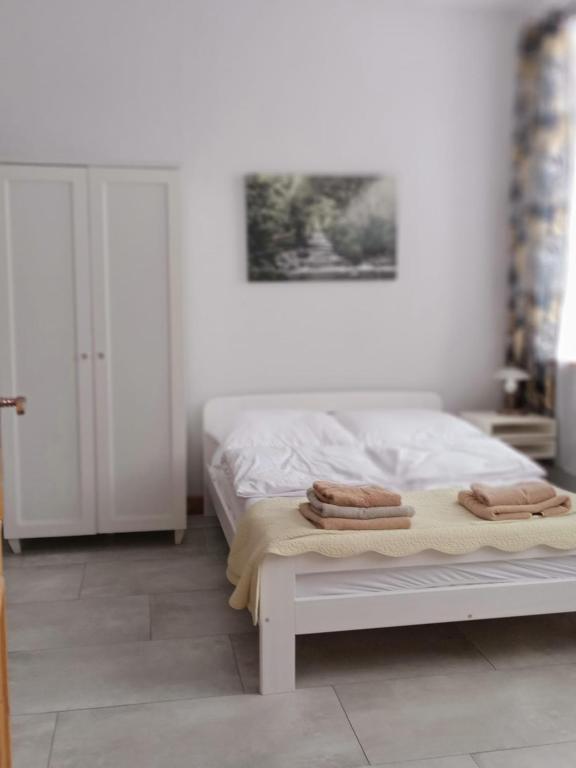 Sunny Bear Bed & Breakfast - 9