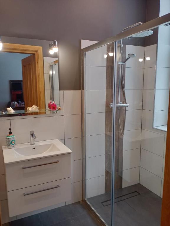 Sunny Bear Bed & Breakfast - 18