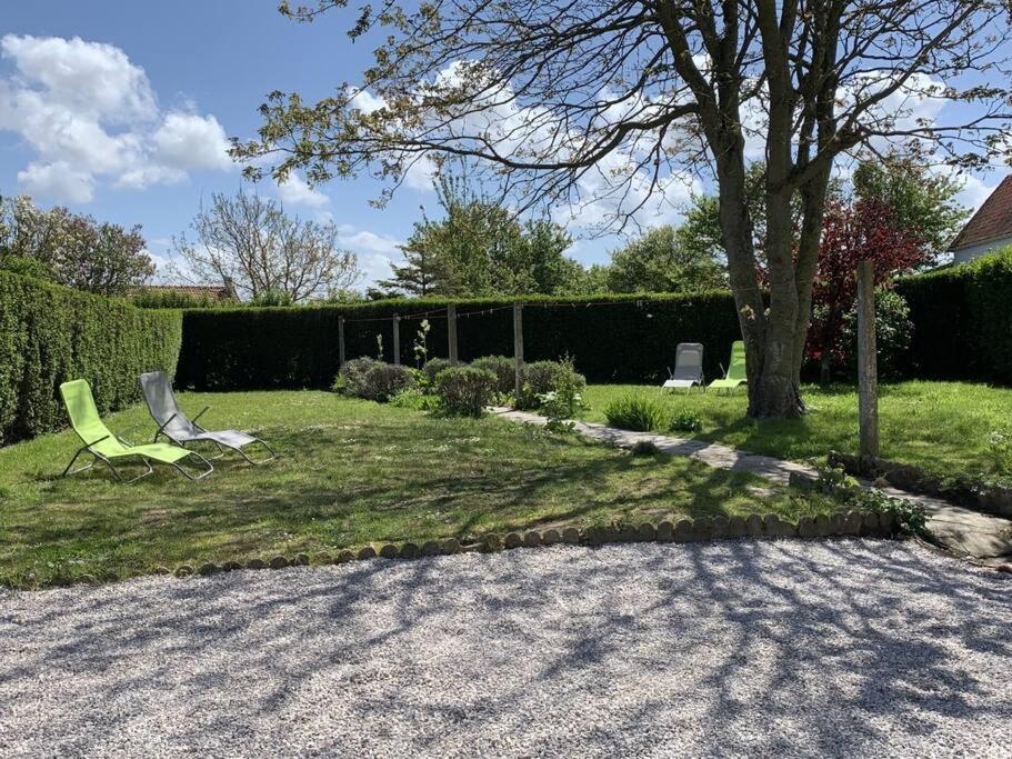 Vonkajšia záhrada v ubytovaní Maison village, 10 pers, proche de la plage