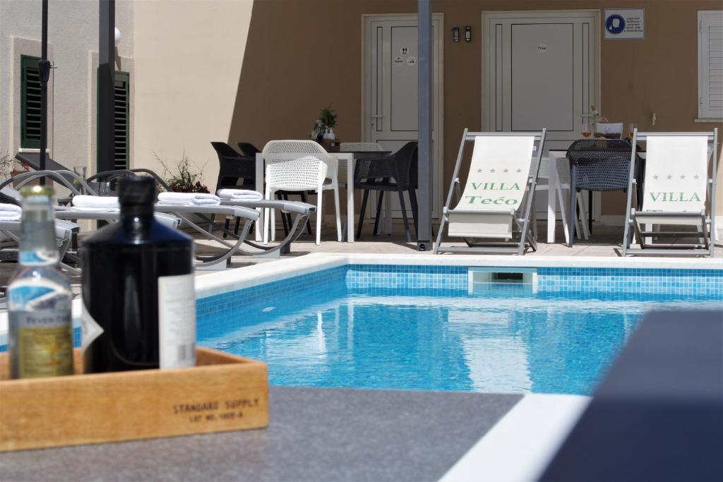 Bazén v ubytovaní Apartments Villa Tećo mit Pool alebo v jeho blízkosti