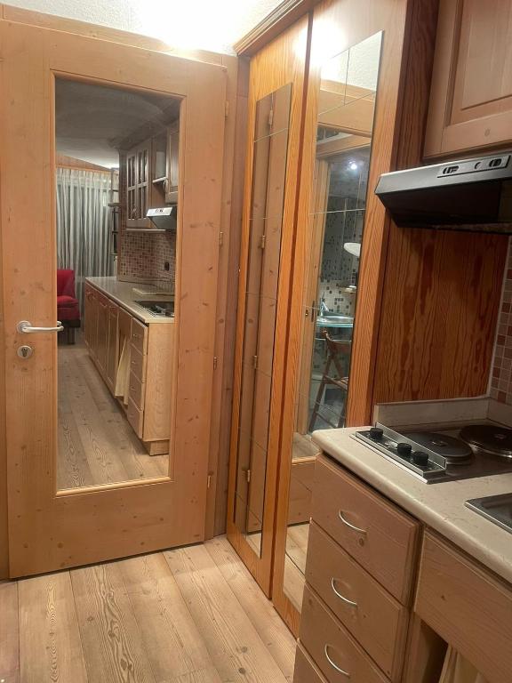Kuchyň nebo kuchyňský kout v ubytování BAITA SOLE ALTO la tua casa sulle piste da sci