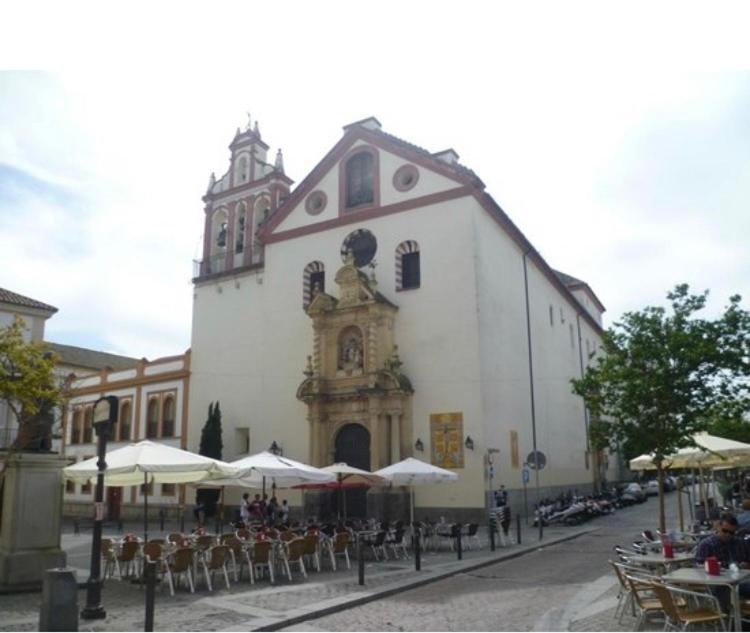 The building in which Az apartmant is located