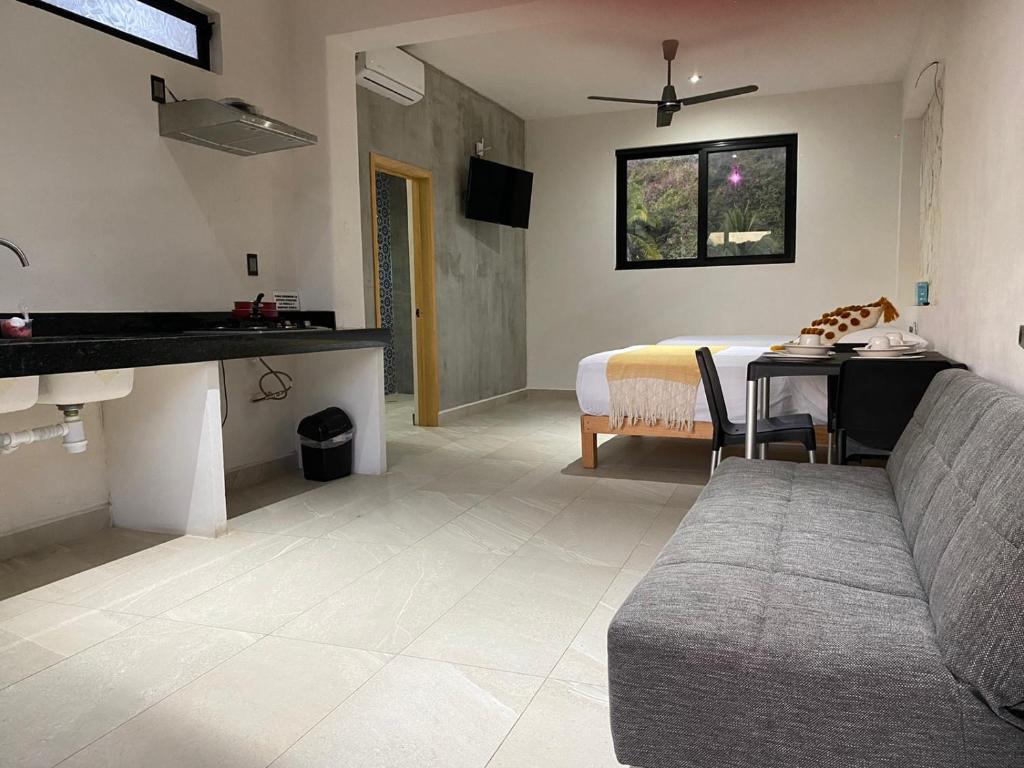 Kavali, Los Ayala Precios actualizados 2024