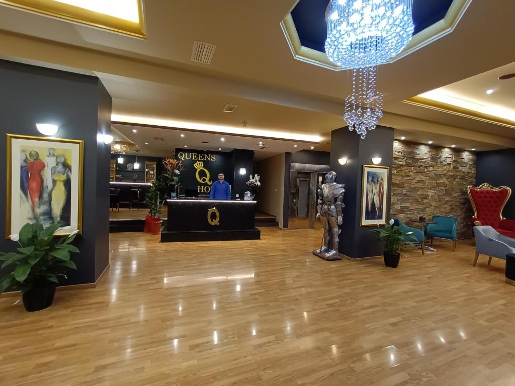 Vstupní hala nebo recepce v ubytování Queens Leriotis Hotel