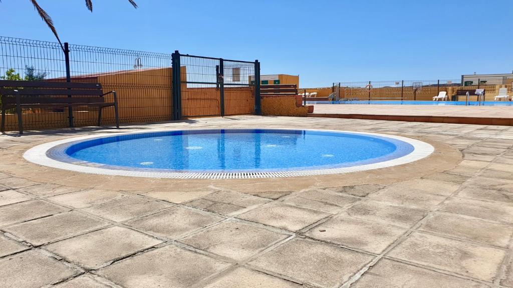 Bazén v ubytování Beach Apartment Poris - Seabreeze Poris nebo v jeho okolí