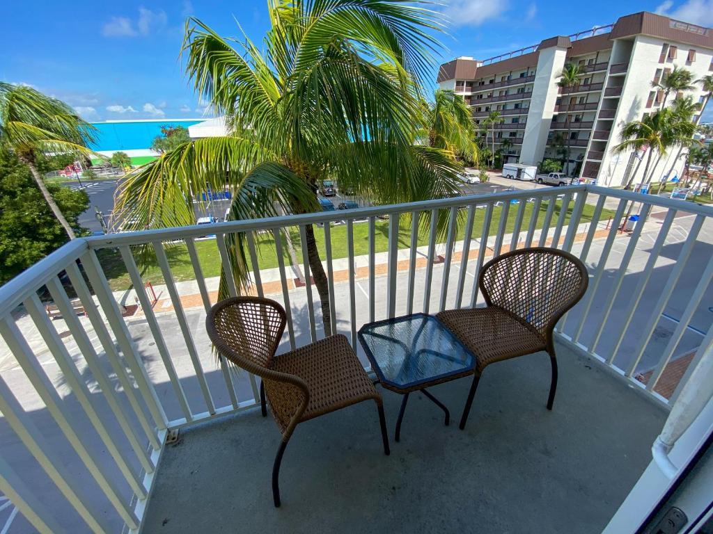 Harbour House at the Inn Unit 302 condo, Fort Myers Beach (updated