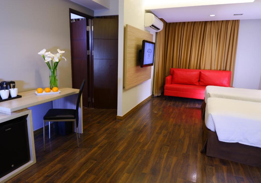 TV a/nebo společenská místnost v ubytování ASTON Pluit Hotel & Residence