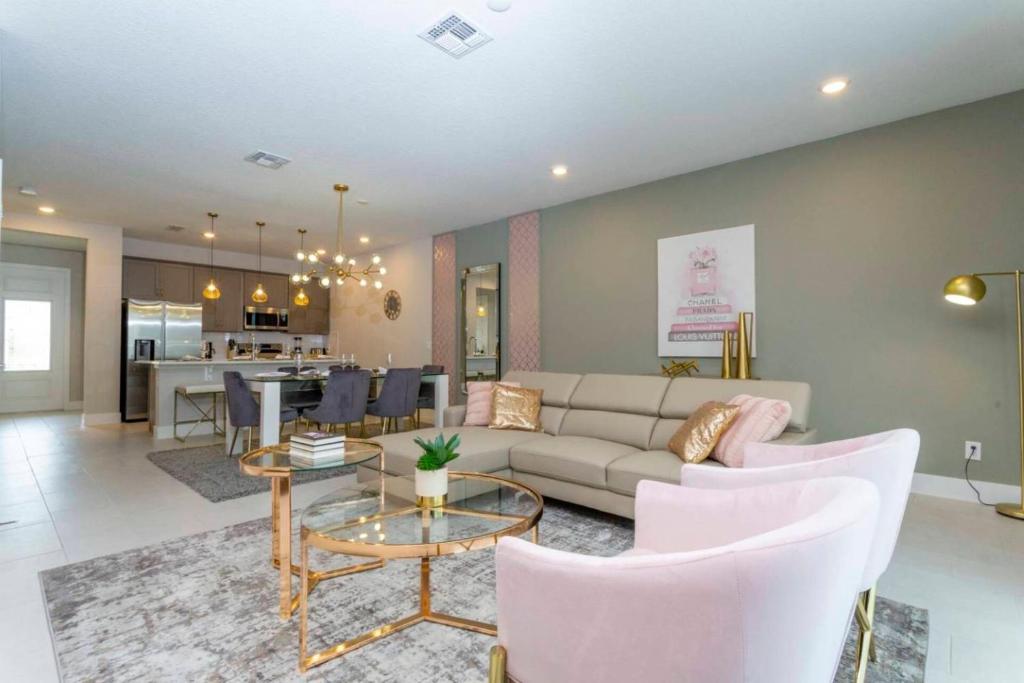 Luxury Private House with Pool on Reunion Resort and Spa Orlando House