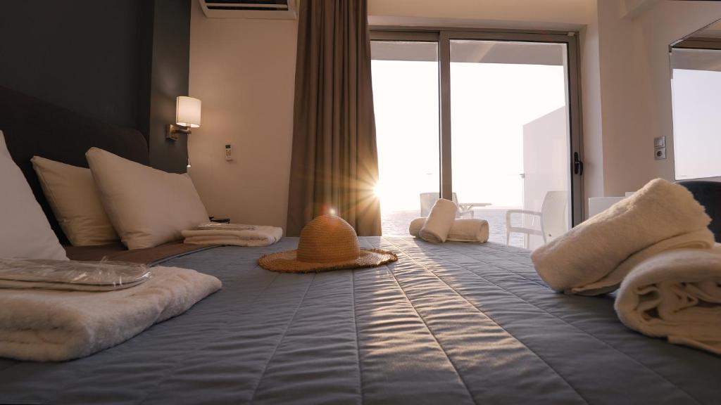 Postel nebo postele na pokoji v ubytování Sunrise Luxury Apartments Rhodes
