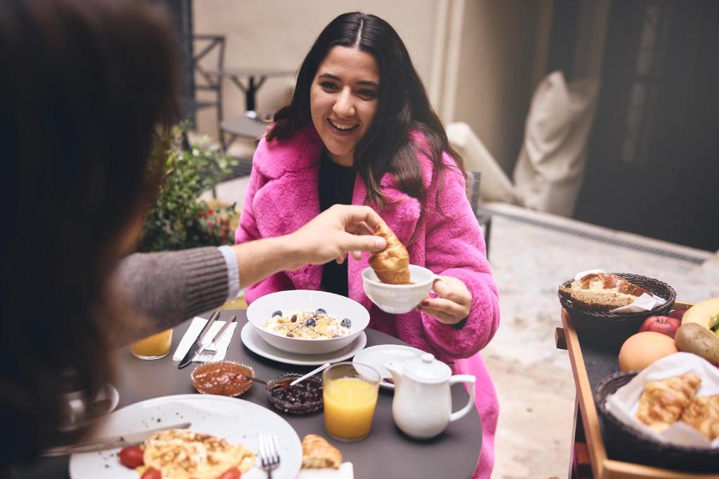 Bohemian Suites Athens - Resim 40