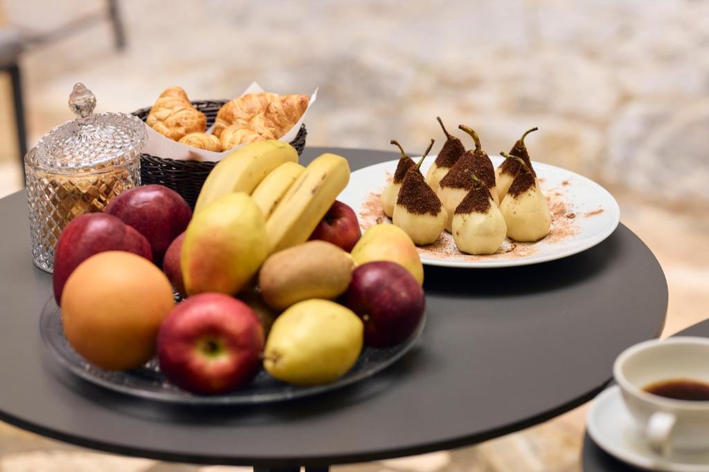 Bohemian Suites Athens - Resim 42