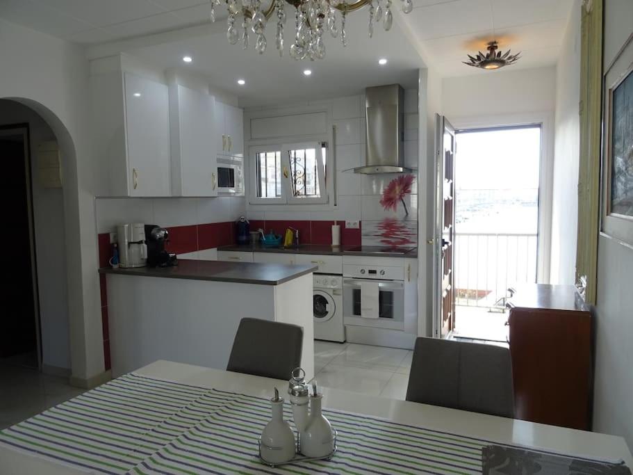 Moderno y renovado apartamento en zona residencial - Twee Slaapkamers Appartement