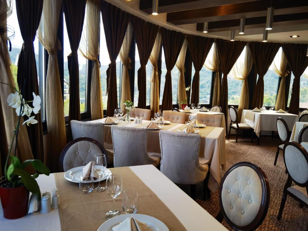 Restaurace v ubytování Hotel Belvedere