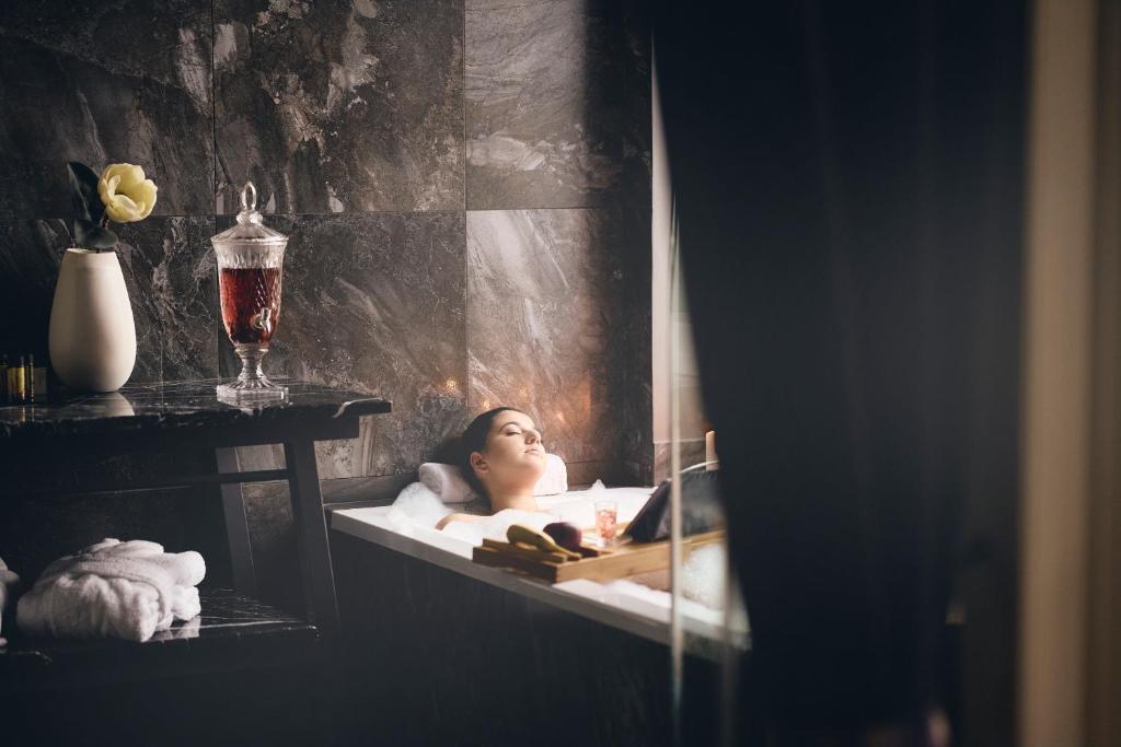 Bohemian Suites Athens - Resim 45