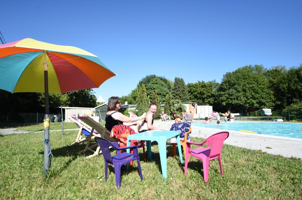 Bazén v ubytování Camping de l'Ill nebo v jeho okolí