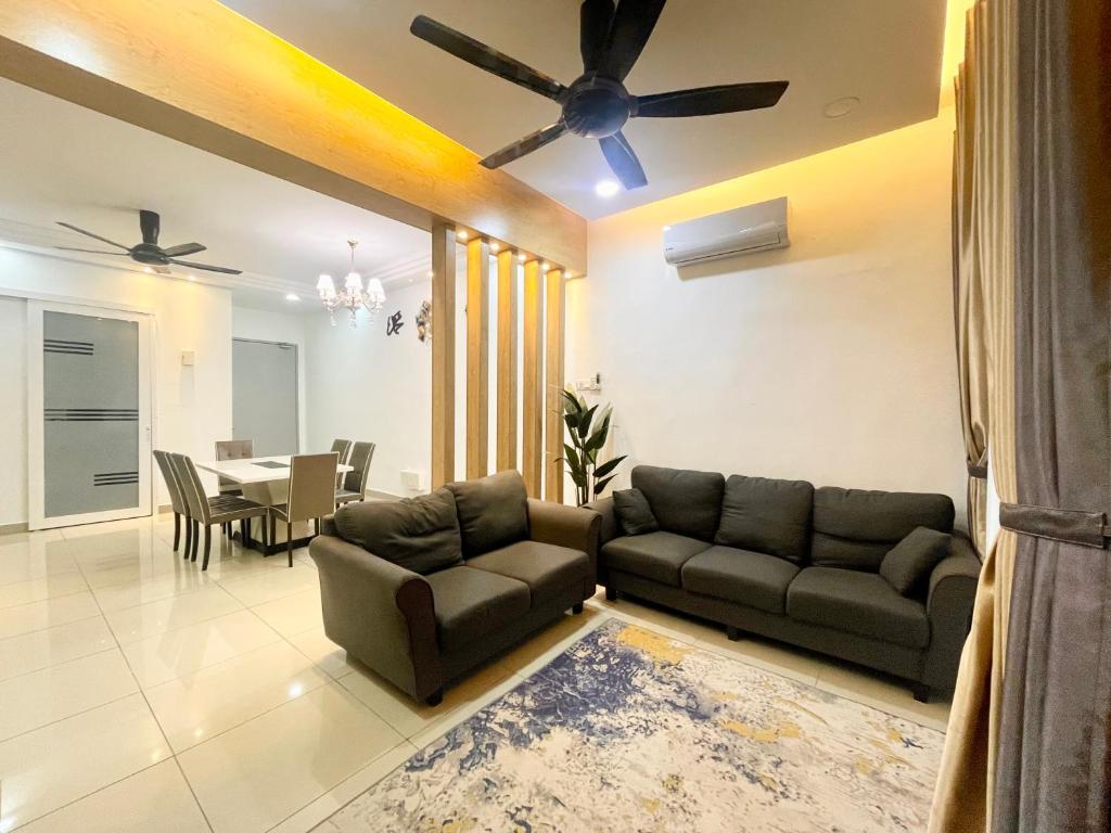 Posezení v ubytování Sofiamuslim Homestay Putrajaya- Near Alamanda Mall & Federal Government Administrative Centre Kompleks ABCDEF