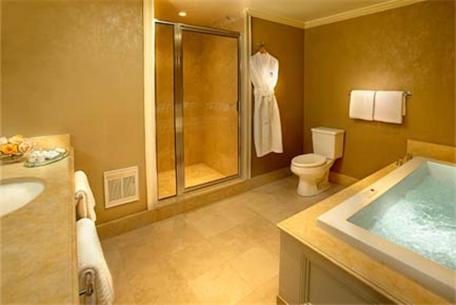 Copper Beech Inn - Superior King Room